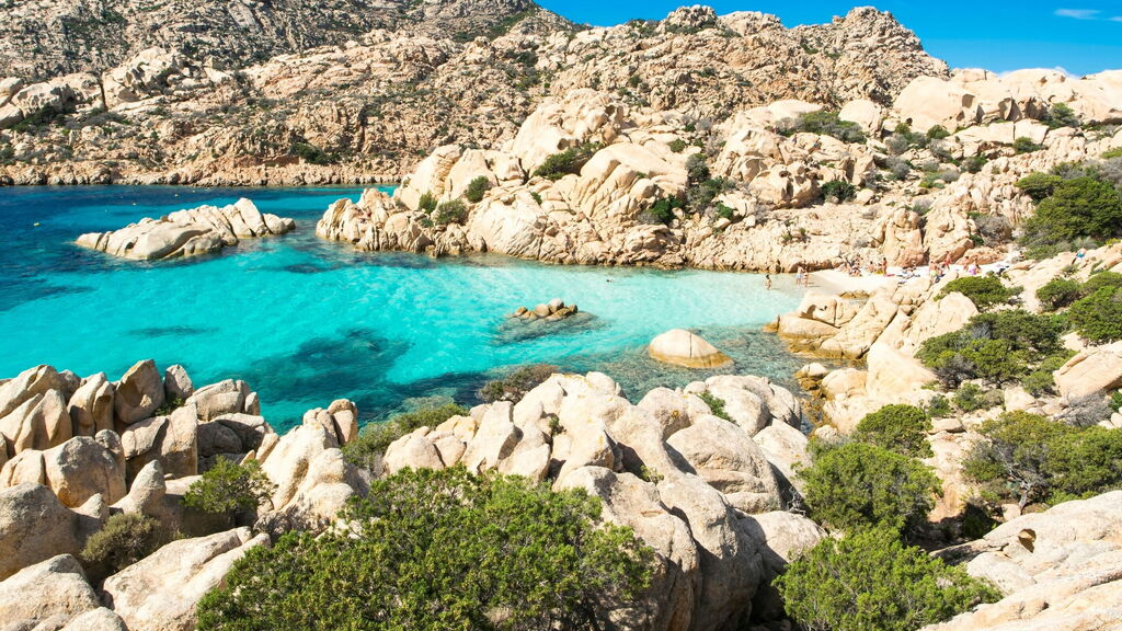 Vacanze a La Maddalena a Maggio: Natura e Relax a Il Maestrale