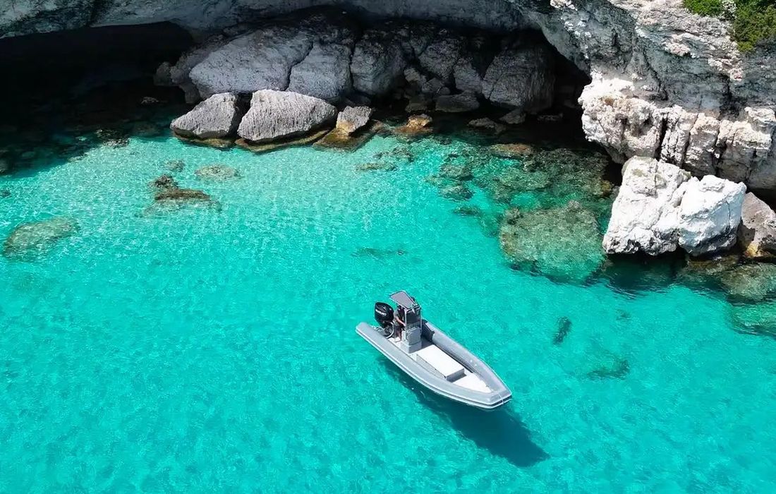 Il Maestrale offre un servizio di noleggio gommone presso la propria struttura