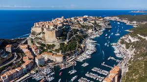 Gita in Corsica da La Maddalena: Guida a Bonifacio e Info Traghetti